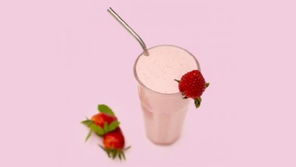 image of strawberry smoothie